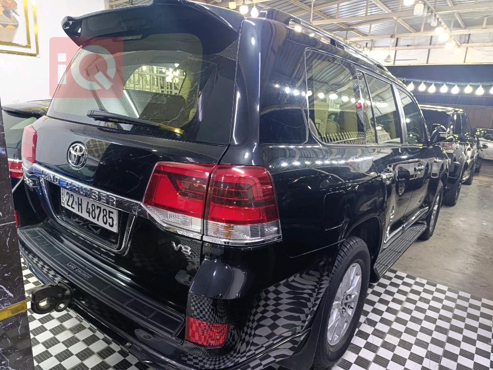 تويوتا لاندكروزر